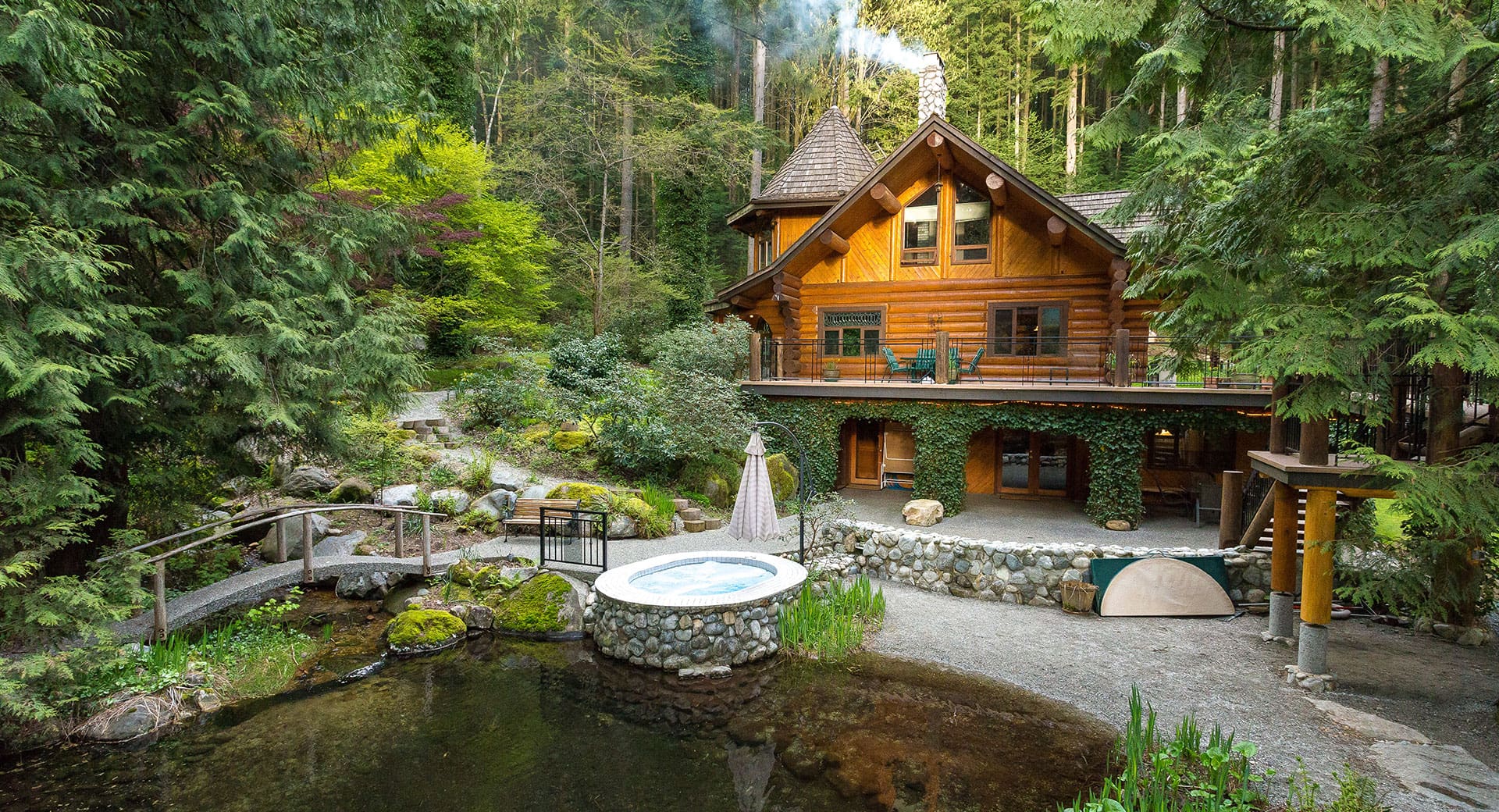 BC Log Home Builder, Custom Built Full Scribe Log Home.