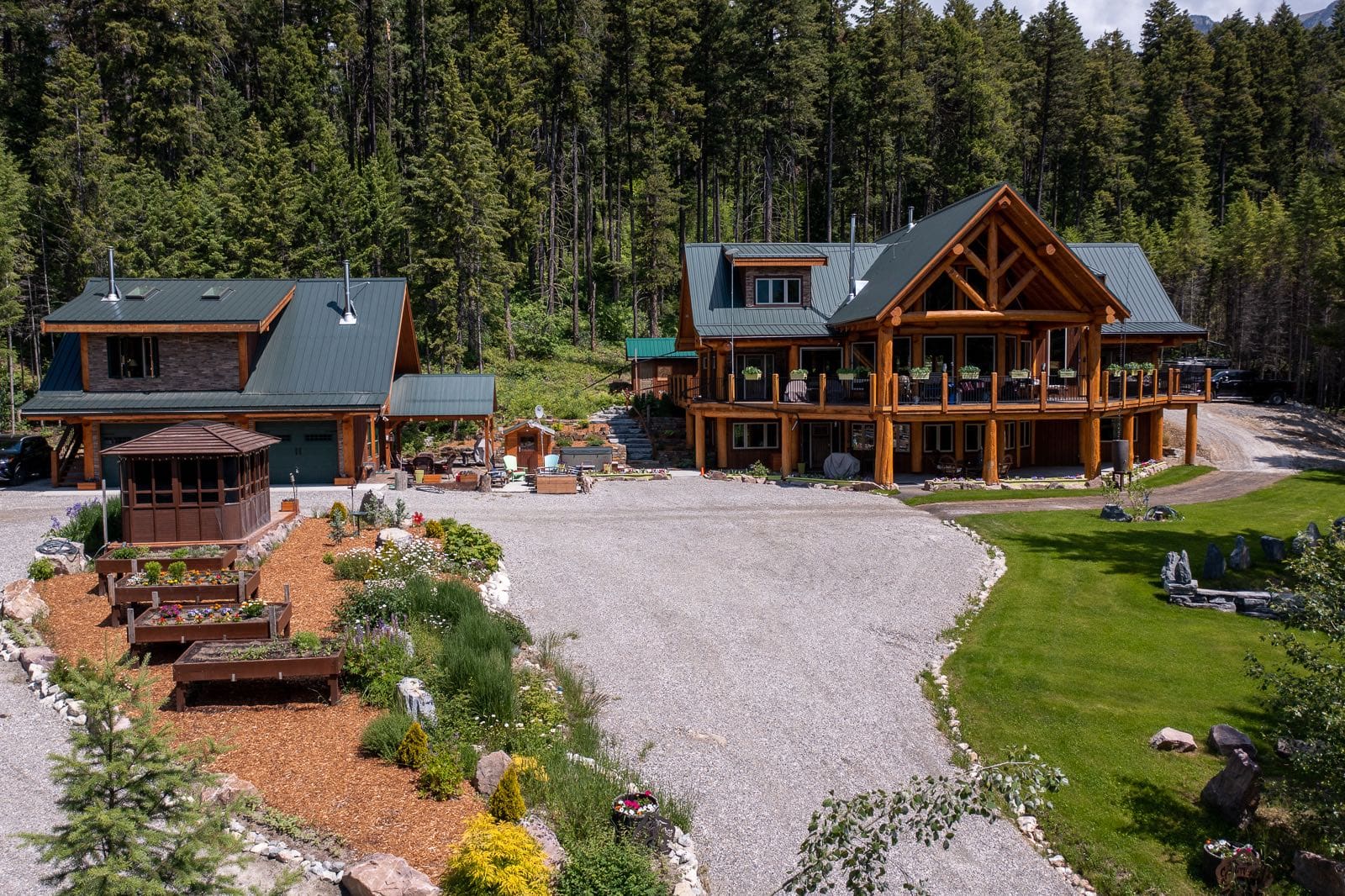 outside view of Golden Acres custom built post and beam log homes