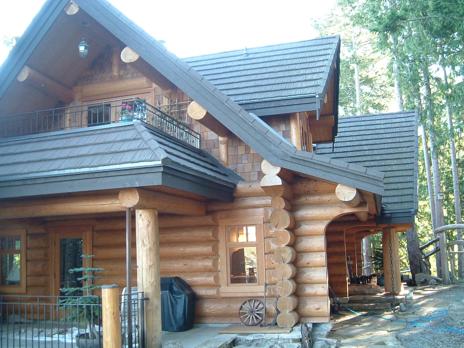 Full Scribe Log Home Custom Built, BC Log Home Builder.
