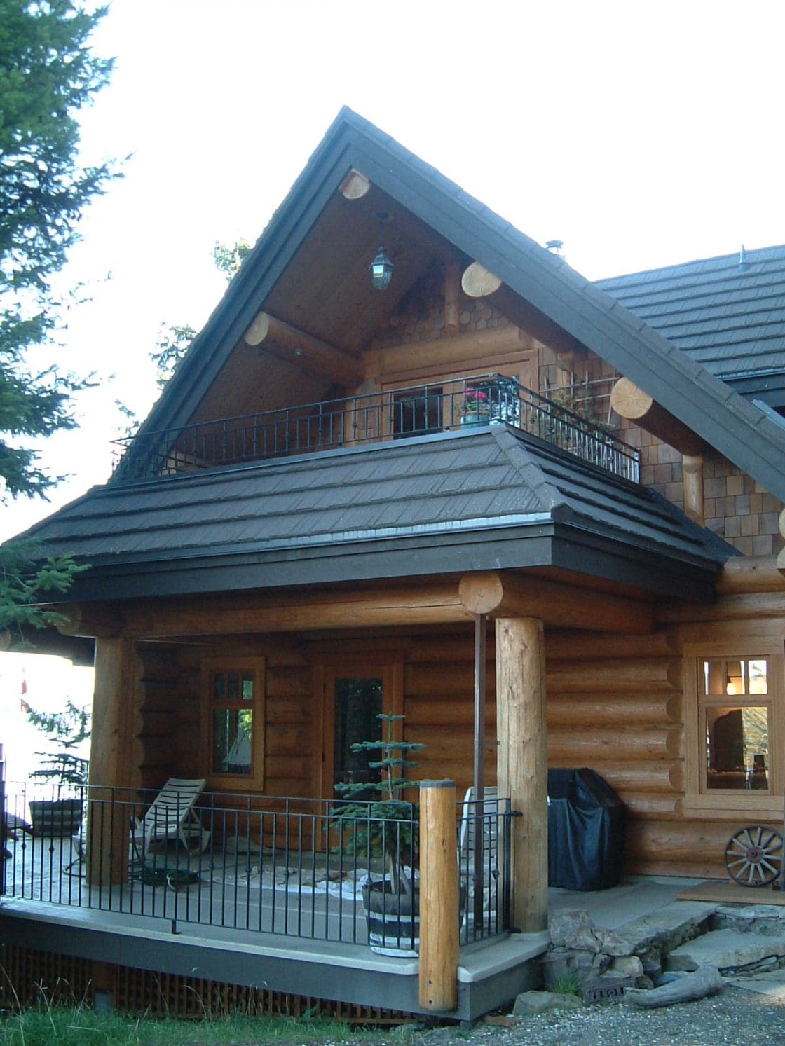 Full Scribe Log Home Custom Built, BC Log Home Builder.