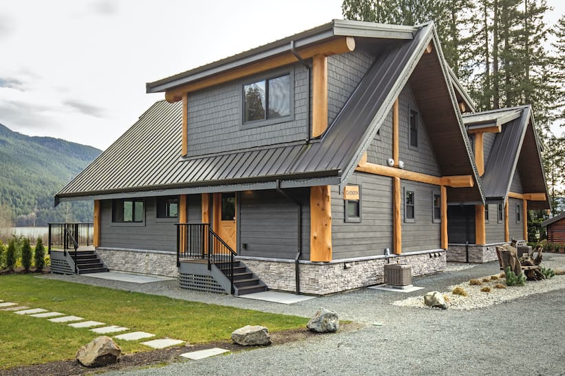 exterior view of log cabin kit. Sasquatch log cabin.