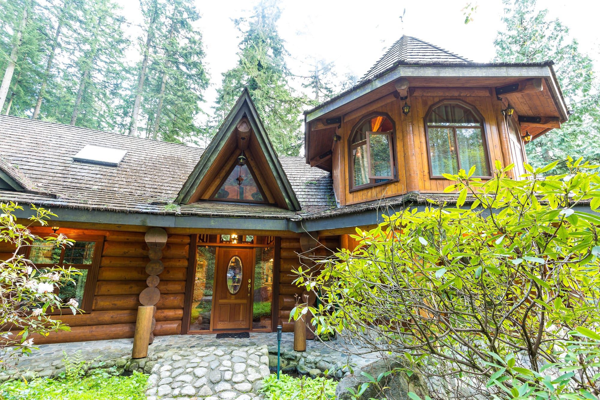 Exterior of BC Log Home Builders Log Home.