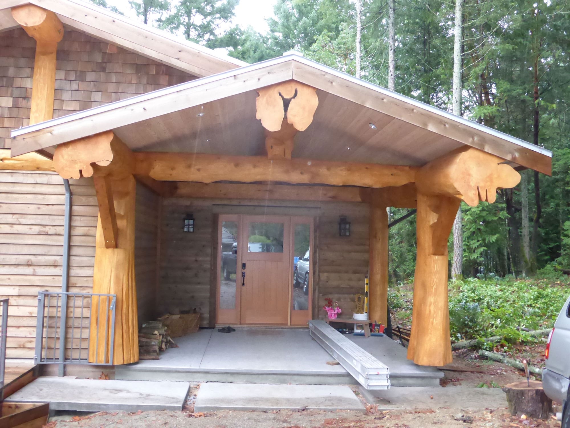 Exterior view of Timber Frame Log Home.