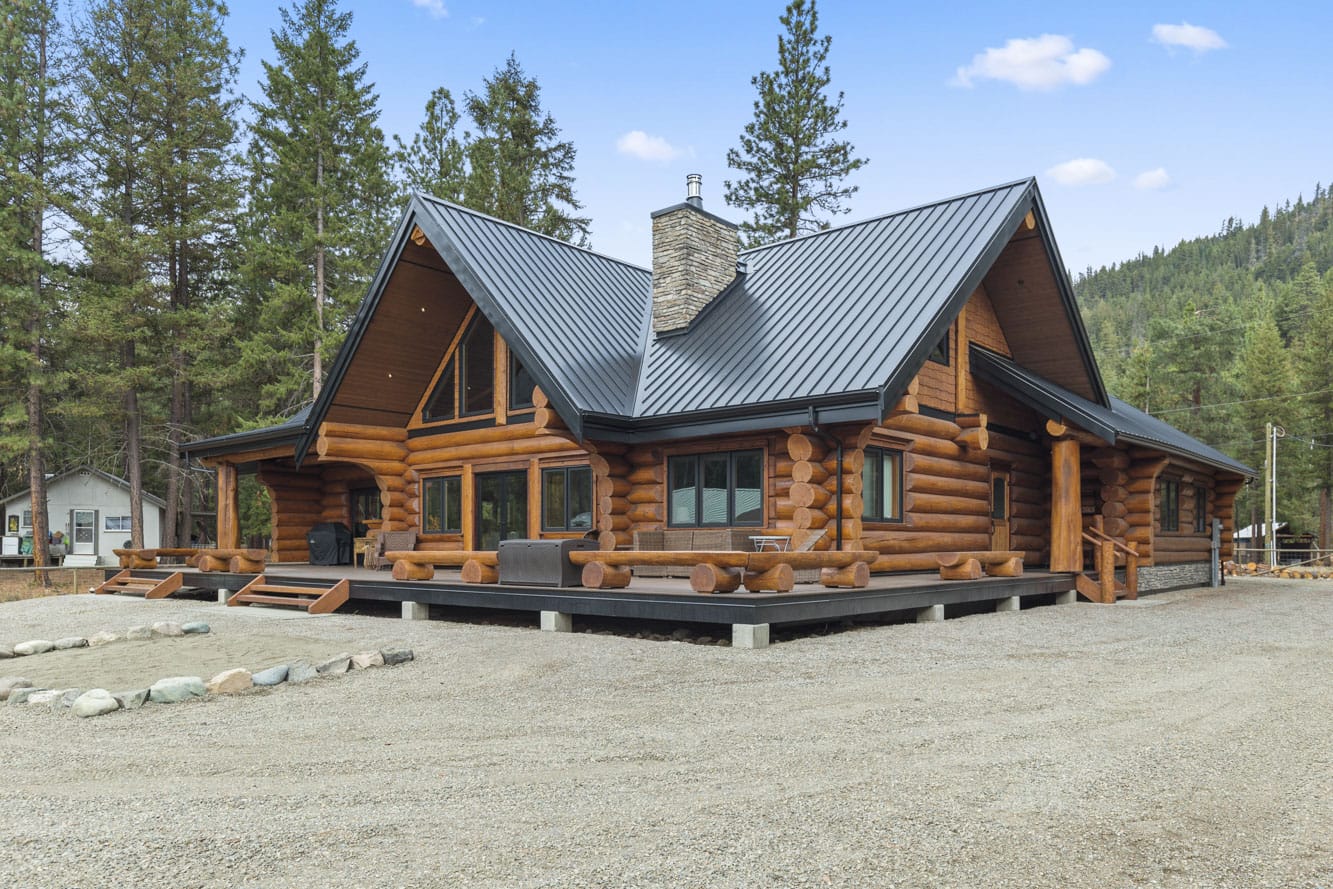 Tulameen B.C. Full Scribe Log Home