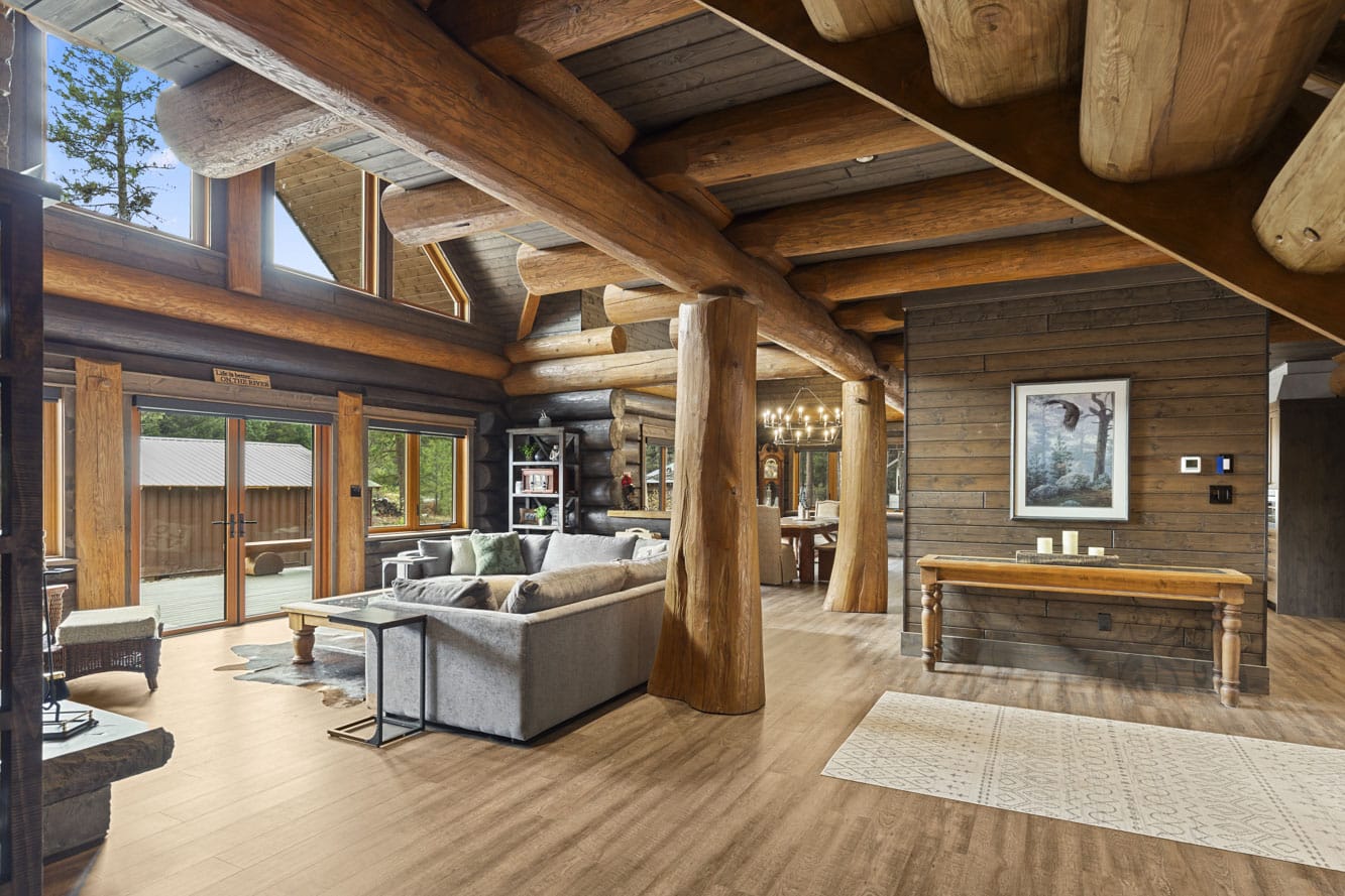 Tulameen B.C. Full Scribe Log Home