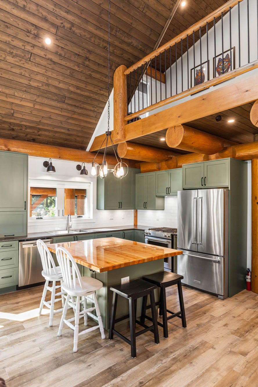 Sasquatch log Cabin(50)