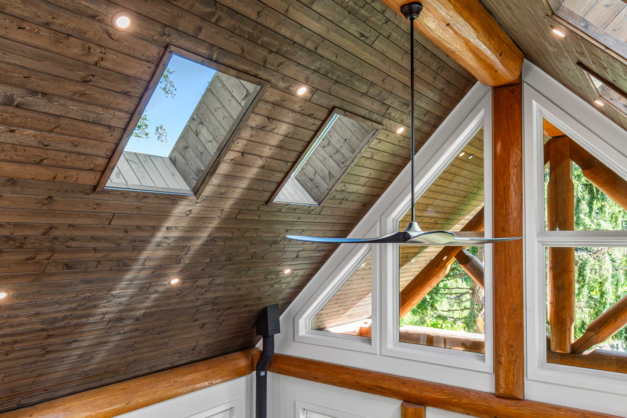 Sasquatch log Cabin(64)