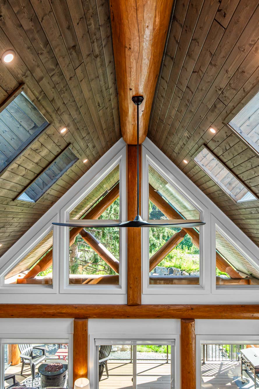 Sasquatch log Cabin(8)